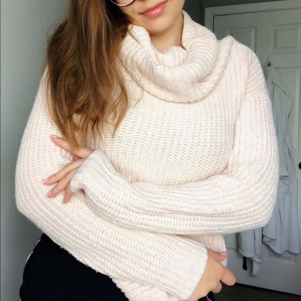 H&M Knit Pink Sweater turtleneck soft